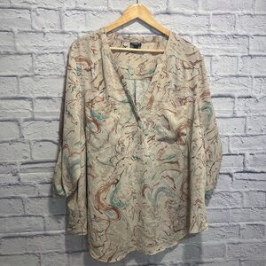 Torrid 3x Swirl Pattern V-Neck Blouse